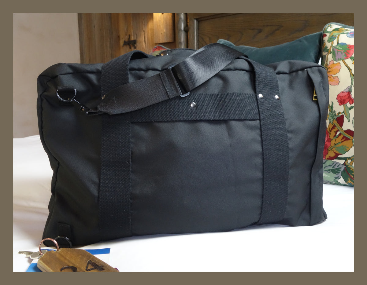 Utility weekend travel bag made from 100 recycled plastic Flotsam
